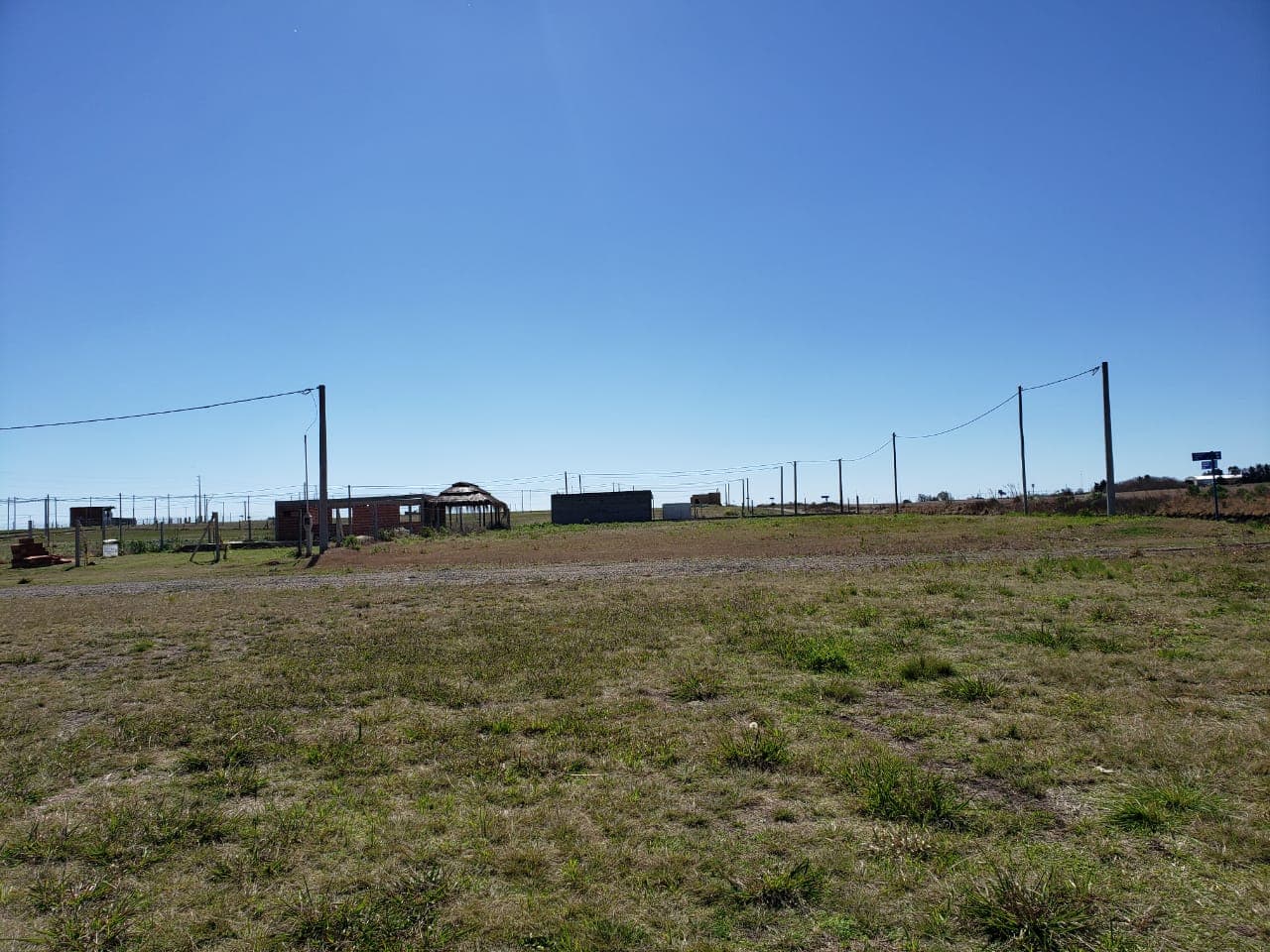 Imagen de la propiedad URGENTE SE VENDE TERRENO EN TIERRA ALTA III SOBRE ESQUINA