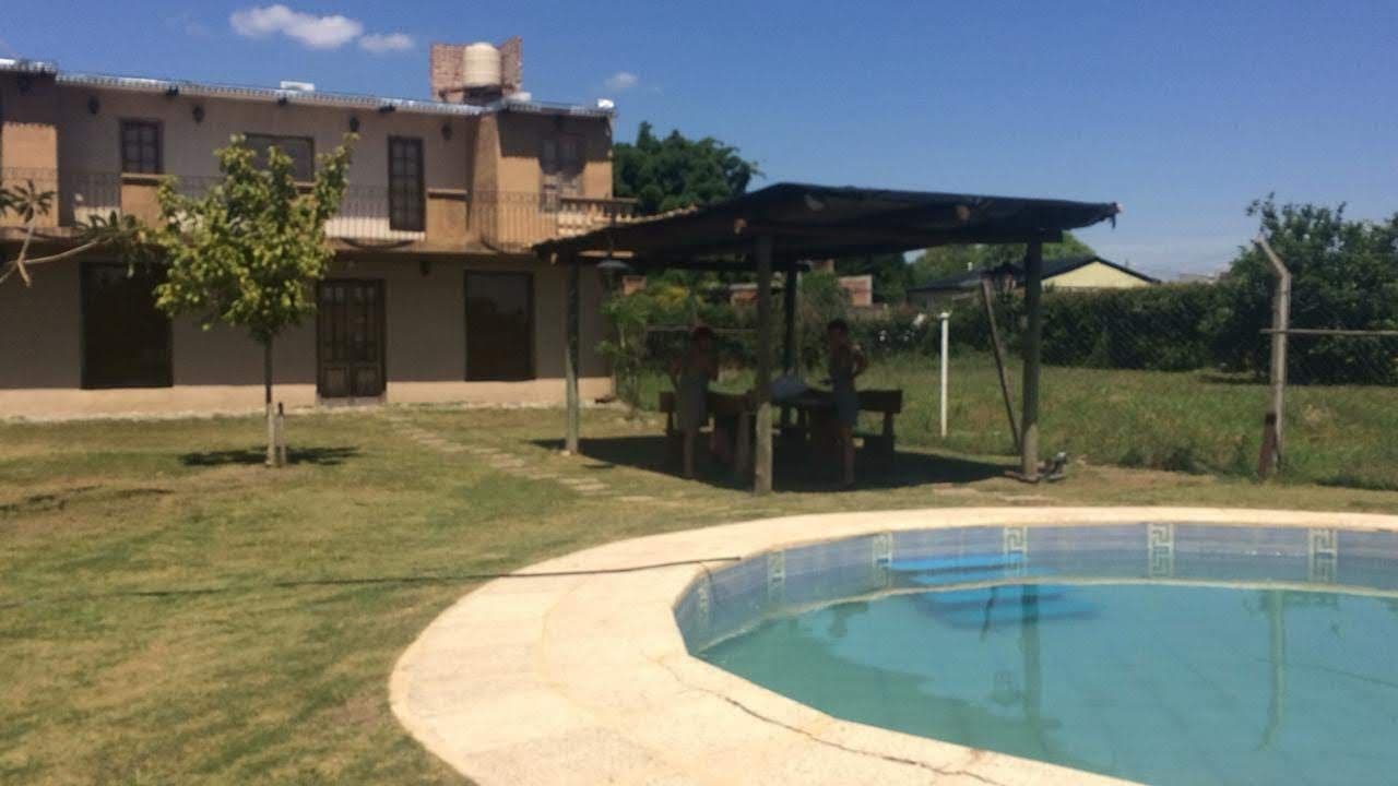 Imagen de la propiedad URGENTE!! Se vende hermosa quinta estilo colonial en inmejorable ubicación, Bº LAS ACACIAS