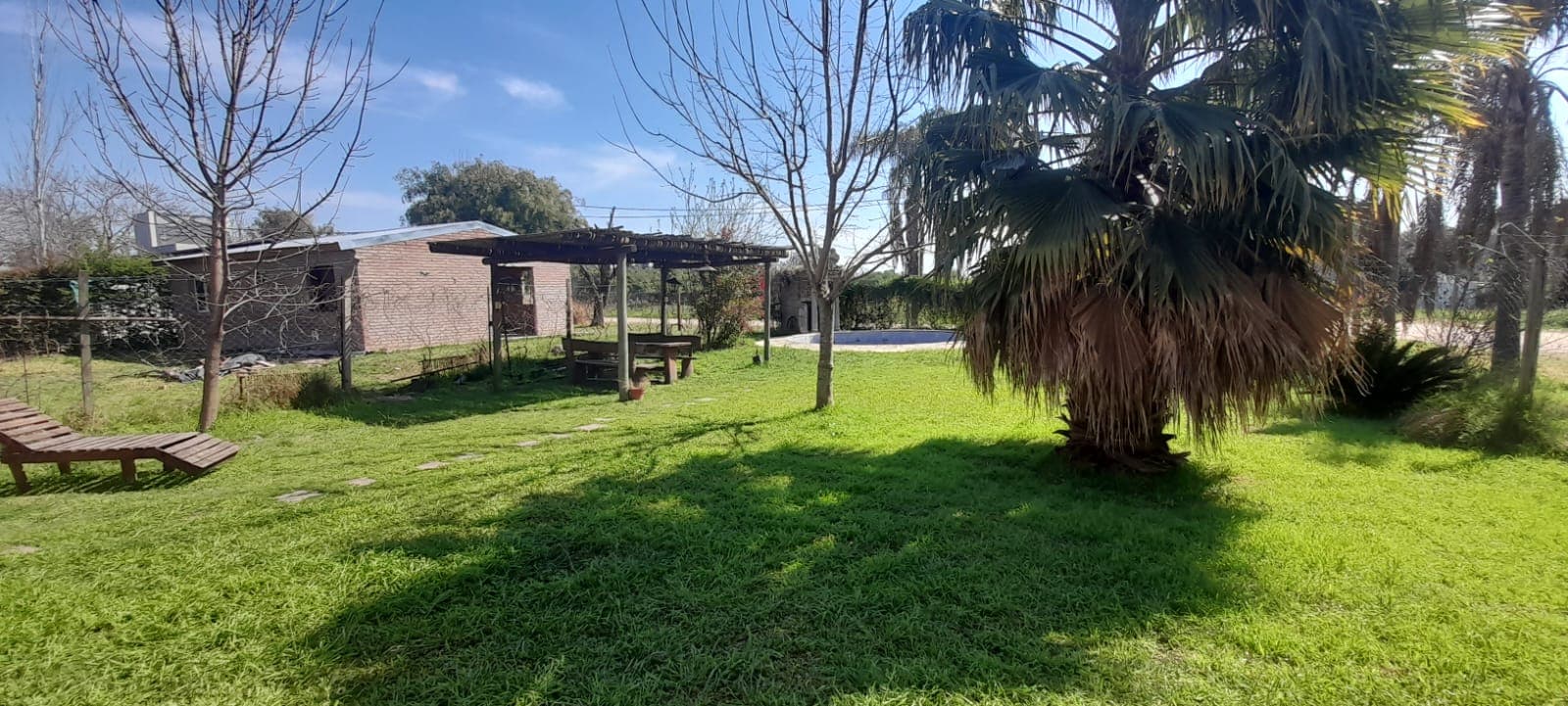 Imagen de la propiedad URGENTE!! Se vende hermosa quinta estilo colonial en inmejorable ubicación, Bº LAS ACACIAS
