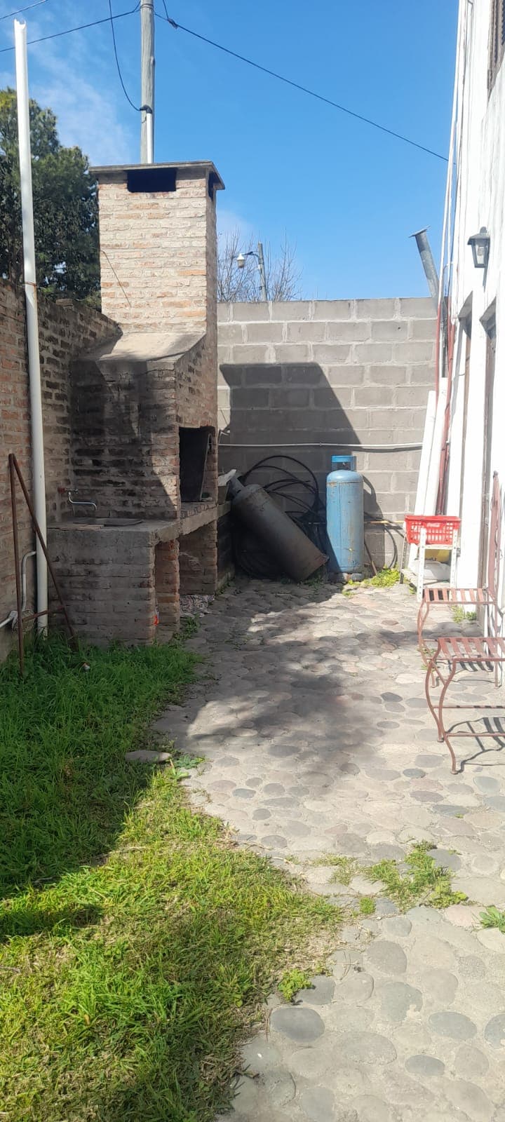 Imagen de la propiedad URGENTE!! Se vende hermosa quinta estilo colonial en inmejorable ubicación, Bº LAS ACACIAS