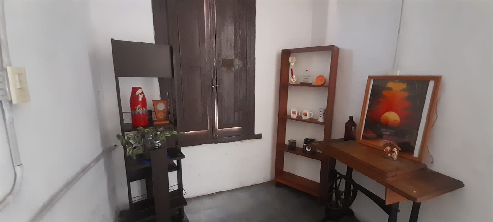 Imagen de la propiedad URGENTE!! Se vende hermosa quinta estilo colonial en inmejorable ubicación, Bº LAS ACACIAS