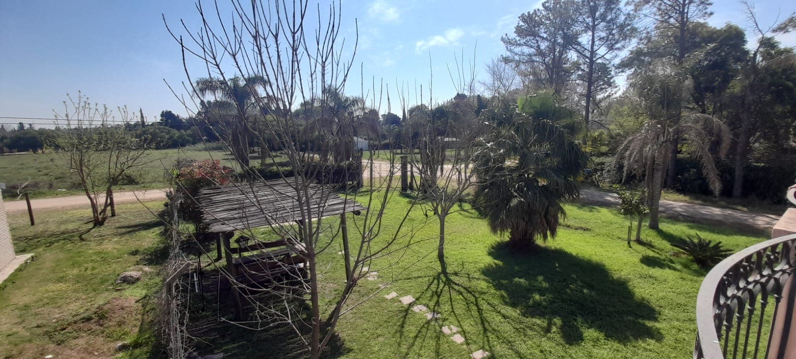 Imagen de la propiedad URGENTE!! Se vende hermosa quinta estilo colonial en inmejorable ubicación, Bº LAS ACACIAS