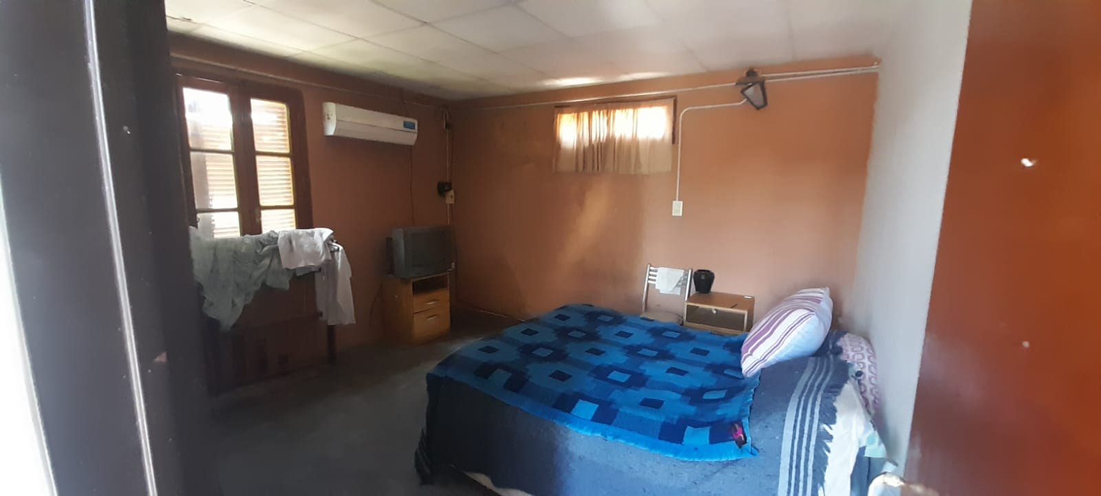 Imagen de la propiedad URGENTE!! Se vende hermosa quinta estilo colonial en inmejorable ubicación, Bº LAS ACACIAS
