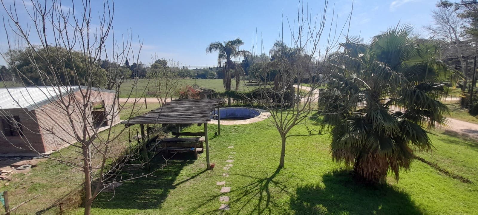 Imagen de la propiedad URGENTE!! Se vende hermosa quinta estilo colonial en inmejorable ubicación, Bº LAS ACACIAS