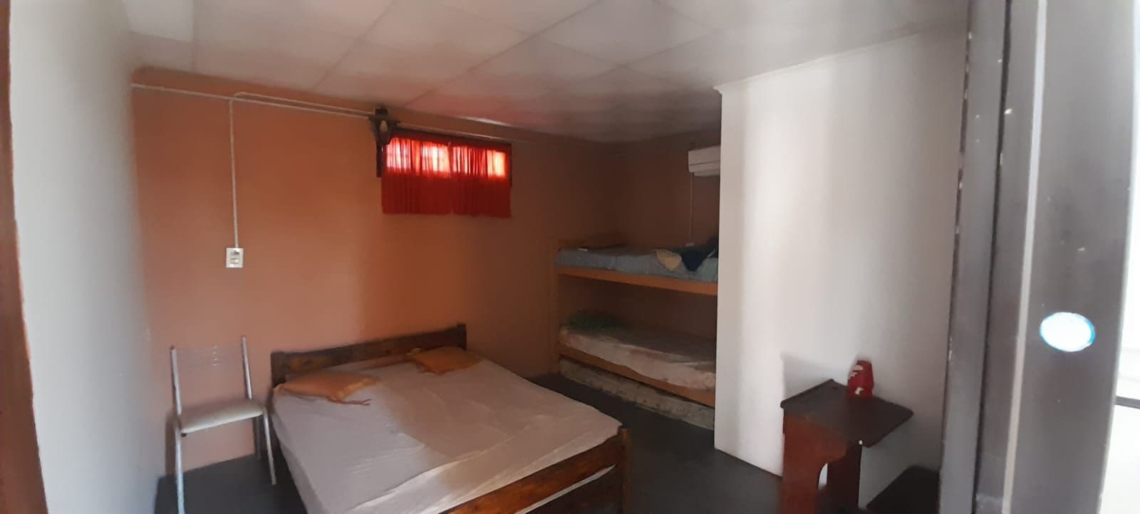 Imagen de la propiedad URGENTE!! Se vende hermosa quinta estilo colonial en inmejorable ubicación, Bº LAS ACACIAS