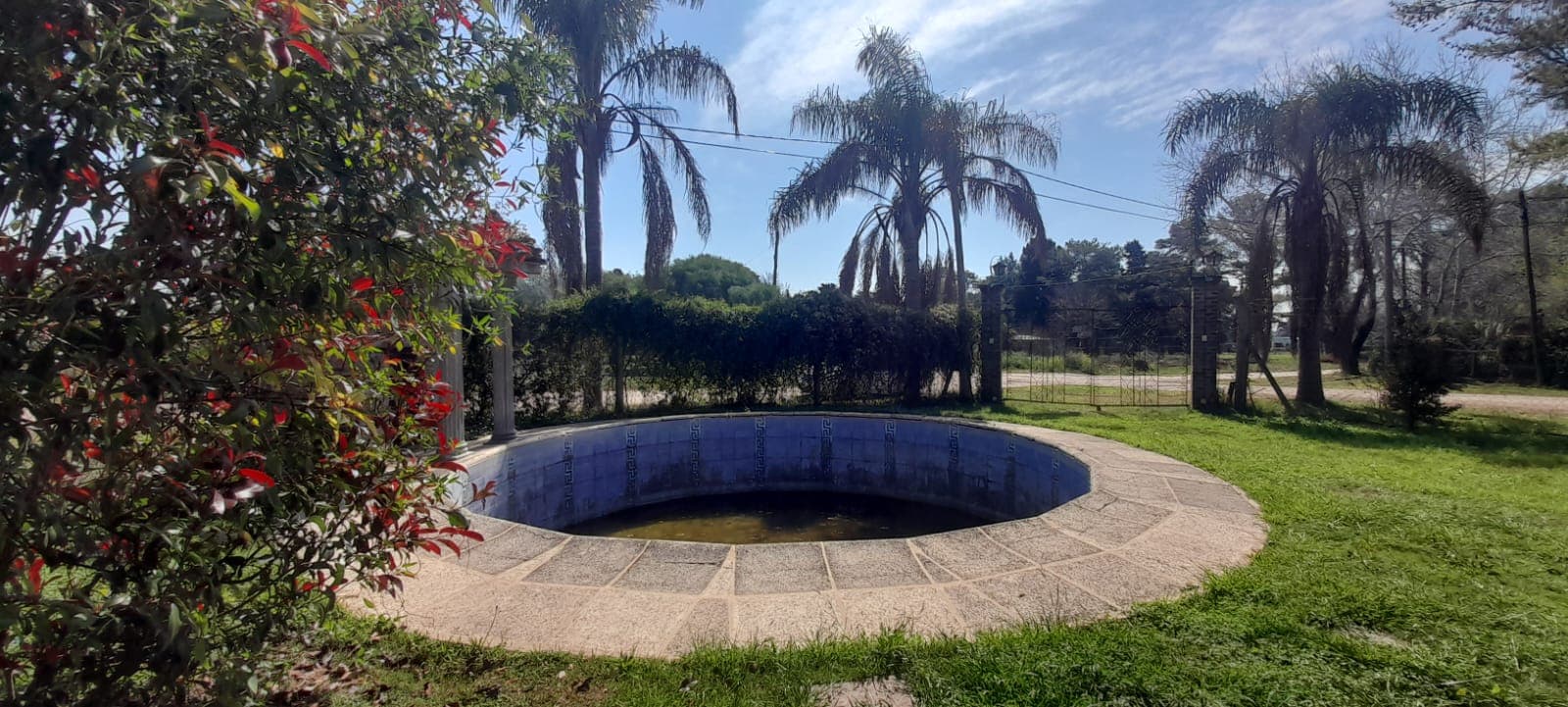 Imagen de la propiedad URGENTE!! Se vende hermosa quinta estilo colonial en inmejorable ubicación, Bº LAS ACACIAS